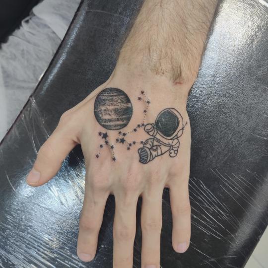 474048434 2335753286782321 8811834624283308586 N